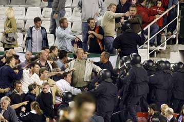 Για ανεξήγητη χρήση βίας κατηγορεί η Τότεναμ την ισπανική Αστυνομία