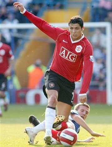 «Μαύρο» Πάσχα για Μάντσεστερ Γ. και Αρσεναλ, χαρές για Τσέλσι και Λίβερπουλ