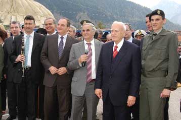 Με σύμμαχο τον καλό καιρό γιορτάζεται το Πάσχα σε όλη την Ελλάδα