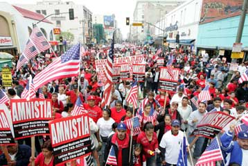 Μεγάλη διαδήλωση στο Λος Αντζελες κατά της μεταναστευτικής πολιτικής του Μπους