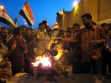 Μεγάλη διαδήλωση σιιτών για τα τέσσερα χρόνια από την εισβολή στη Βαγδάτη