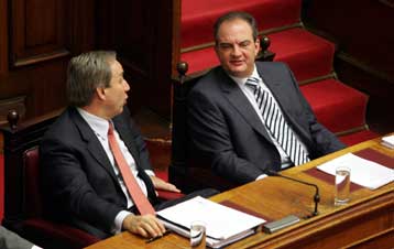 Πρωτοβουλίες ζητούν από τον πρωθυπουργό κυβερνητικά στελέχη για αλλαγή του κλίματος