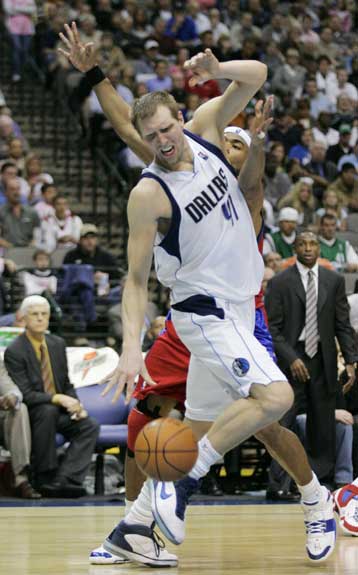 Ασταμάτητοι οι Μάβερικς «καλπάζουν» προς τα πλέι οφ του ΝΒΑ