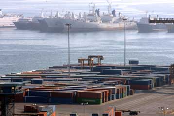 Αύξηση παρουσίασαν οι εισαγωγές και οι εξαγωγές τον Φεβρουάριο