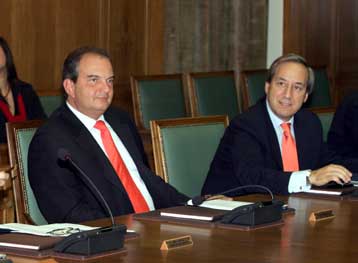 Aνασχηματισμό και αλλαγή διοικήσεων σε Ταμεία μελετά ο πρωθυπουργός