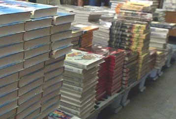 Αυξάνονται θεαματικά οι πωλήσεις βιβλίων μέσω του Διαδικτύου