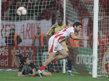 Την πιθανότητα να υποβληθεί σε εγχείρηση αντιμετωπίζει πλέον ο Κωνσταντίνου