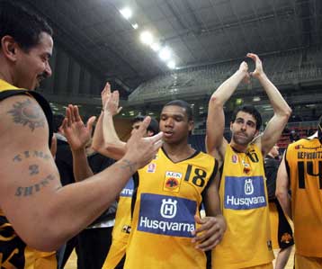 Γλιτώνει προσωρινά την αρθροσκόπηση ο Νικολαΐδης, δεν απολογήθηκε ο Μαγκουνής