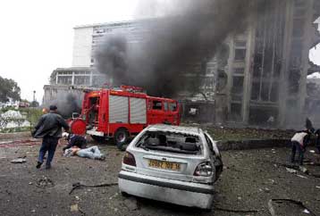 Φοβισμένη η Αλγερία την επομένη της διπλής επίθεσης ισλαμιστών της Αλ Κάιντα