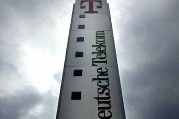 Απεργούν οι εργαζόμενοι στην Deutsche Telekom αντιδρώντας στο σχέδιο αναδιάρθρωσης