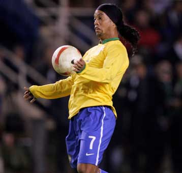 Το «colpo grosso» για την απόκτηση του Ροναλντίνιο ετοιμάζει η Μίλαν