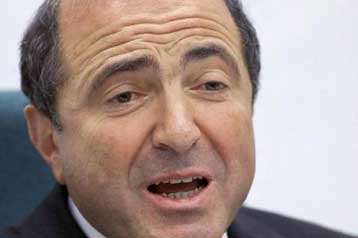 Ο Πούτιν πρέπει να πέσει με τη βία, λέει ο Μπερεζόφσκι και οργανώνει «επανάσταση»