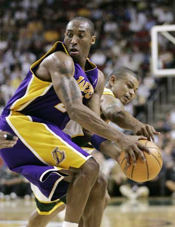 Ήττα των Λέικερς στο ντέρμπι κόντρα στους Κλίπερς παρά τους 50 πόντους του Μπράιαντ