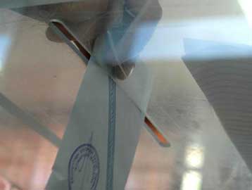 «Όχι» του ΣΥΝ στο νομοσχέδιο για την ψήφο των αποδήμων