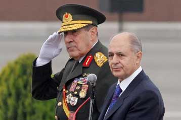 Μετά το στρατό σειρά πήρε ο Σεζέρ να προειδοποιήσει για την ισλαμική απειλή στην Τουρκία