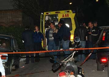 Ένα άτομο τραυματίστηκε σοβαρά σε συμπλοκή με ανταλλαγή πυροβολισμών στην Καλλιθέα