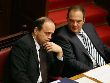 Αντίβαρο στην υπόθεση των ομολόγων αναζητά το Μέγαρο Μαξίμου