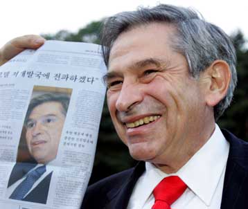 Δεν σκοπεύει να παραιτηθεί ο πρόεδρος της Παγκόσμιας Τράπεζας Πολ Γούλφοβιτς