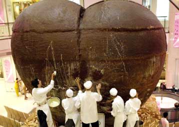 Πιο γλυκιά και από το πλέον παθιασμένο φιλί η… πικρή σοκολάτα, λένε οι επιστήμονες