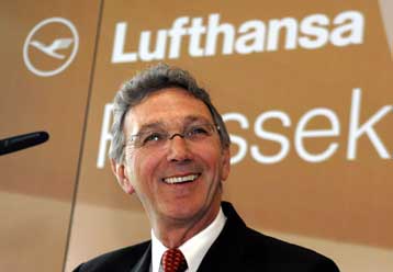 Υποβαθμίζει το ενδεχόμενο εξαγοράς της Iberia ο πρόεδρος της Lufthansa, λόγω κόστους