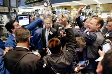 Σε υψηλά 6,5 ετών τα ευρωπαϊκά χρηματιστήρια, σημαντική άνοδος στη Γουόλ Στριτ