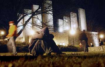 Θρήνος, οργή και ερωτήματα για το πρωτοφανές μακελειό στη Βιρτζίνια