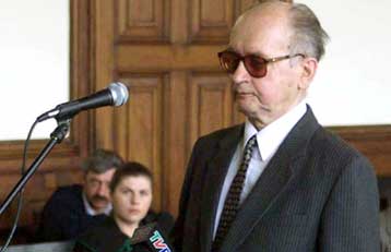 Κατηγορίες απαγγέλθηκαν κατά του στρατηγού Γιαρουζέλσκι για «κομμουνιστικά εγκλήματα»