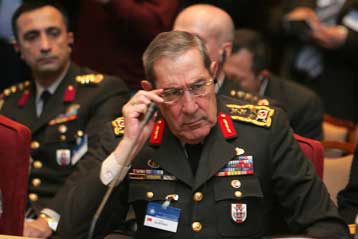 Στη Θεσσαλονίκη για τη σύνοδο των Α/ΓΕΕΘΑ ο Τούρκος στρατηγός Γ.Μπουγιούκανιτ