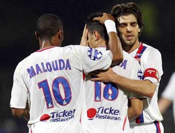 Σαμπάνιες ανοίγει την Τετάρτη η Λιόν με νίκη επί της Ρεν