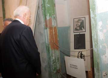 Έκθεση με ντοκουμέντα της περιόδου 1967-1974 εγκαινίασε ο Κ.Παπούλιας