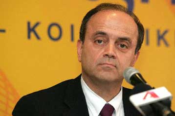 Σύγχυση στην κυβέρνηση για τα ομόλογα, προτάσεις για Εξεταστική Επιτροπή και ανασχηματισμό