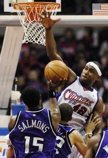 Υποψηφιότητα για πλέι οφ έθεσαν οι Κλίπερς μετά τη νίκη επί των Σανς