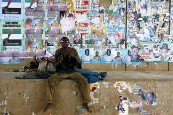 Παρατυπίες στη διαδικασία των προεδρικών εκλογών καταγγέλλει η αντιπολίτευση στη Νιγηρία