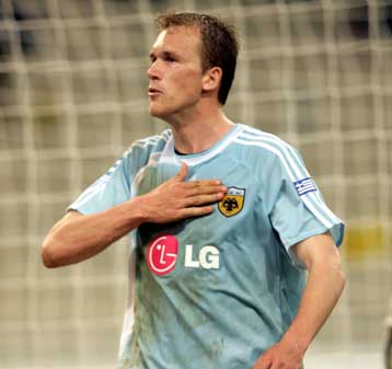 Χωρίς Δέλλα η ΑΕΚ κόντρα στον Ιωνικό, αποχώρησε από την προπόνηση ο Καπετάνος