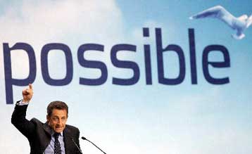 Το προφίλ ενός προκλητικού και επικίνδυνου Σαρκοζί «χτίζουν» οι αντίπαλοί του