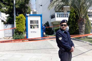 Ανοιχτά όλα τα ενδεχόμενα αφήνουν οι Αρχές για το περιστατικό στην οικία Ρ.Κεδίκογλου