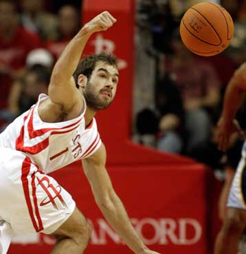 Οι Ρόκετς έχασαν από τους Τζαζ, ο Σπανούλης όμως είχε 13 πόντους σε 27 λεπτά