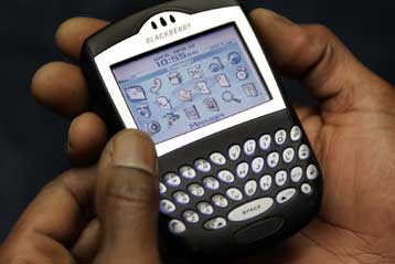 Διακοπή στην υπηρεσία BlackBerry αναστάτωσε τις κυβερνήσεις των ΗΠΑ και του Καναδά