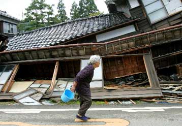 Σεισμός 6,7 Ρίχτερ στην Ιαπωνία έσπειρε αναστάτωση και προειδοποίηση για τσουνάμι