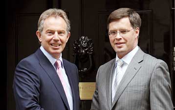 «Όχι» σε δημοψήφισμα για το Ευρωσύνταγμα, λέει τώρα ο Τόνι Μπλερ