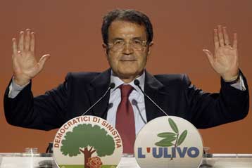 Δεν θα διεκδικήσει ξανά την πρωθυπουργία ο Ρομάνο Πρόντι μόλις λήξει η θητεία του