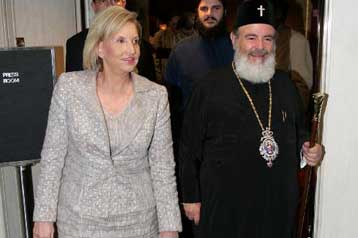 «Έντονη δυσφορία» της Εκκλησίας για την στάση της Φ.Πετραλιά στον προσκυνηματικό διάπλου