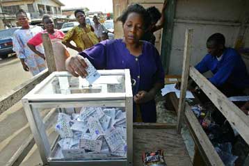 Χάος και αιματηρές επιθέσεις στις προεδρικές εκλογές στη Νιγηρία