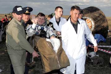 Πίσω στη Γη ο πέμπτος τουρίστας του Διαστήματος