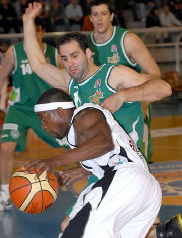 Ο Απόλλωνας 88-69 τον καταδικασμένο Μακεδονικό και θέλει δύο νίκες για τη σωτηρία