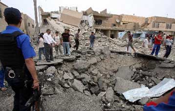 Καμικάζι σε αστυνομικό τμήμα της Βαγδάτης, 14 νεκροί και δεκάδες τραυματίες