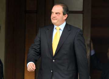 Επιταχύνει τις πολιτικές εξελίξεις η υπόθεση των ομολόγων