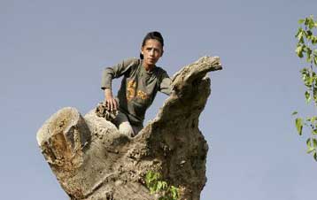 Αφγανική πόλη μετρά νεκρούς αμάχους σε δύο βομβιστικές επιθέσεις