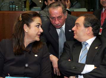 Οικονομικά τα κριτήρια ένταξης στην ευρωζώνη, λέει ο Τάσσος Παπαδόπουλος