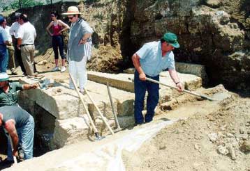 Οκτώ ασύλητοι τάφοι βρέθηκαν κοντά στην Έδεσσα